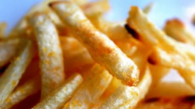 5-Ways-to-Boost-Your-Fries-Flavor_ccflcr_gogatsby_09.05.12