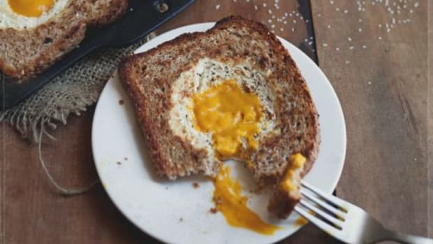 vegan-eggs-n-toast