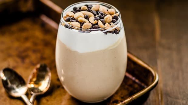 Amazing vegan peanut butter mousse that takes less than 30 minutes to make and only 4 ingredients!