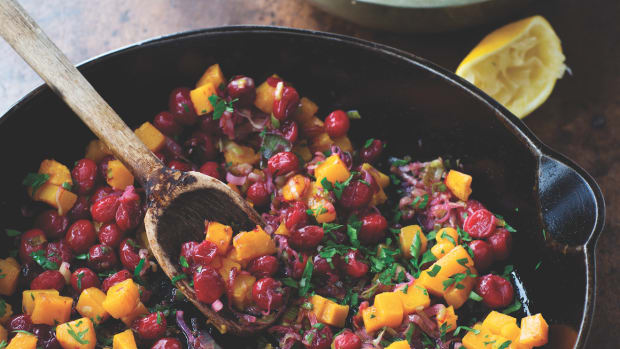 Lighten Up Your Seasonal Eats With This Cranberry Leek Quinoa Recipe