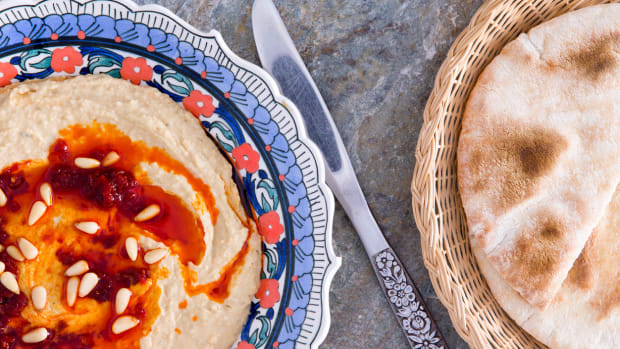 American Farmers Expand Production of Pulses and Legumes as Hummus Sales Skyrocket