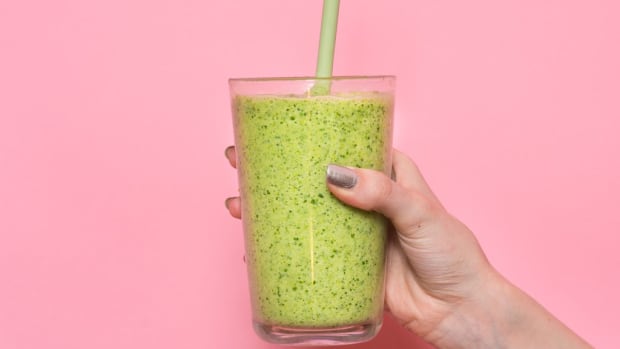 This is How to Choose the Healthiest Greens Powder