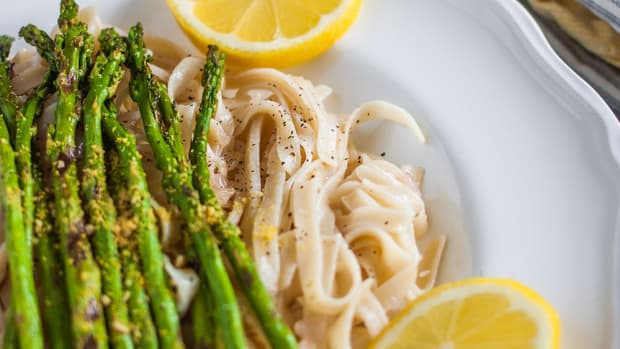 Grilled Asparagus Recipe with Lemon White Wine Fettuccine