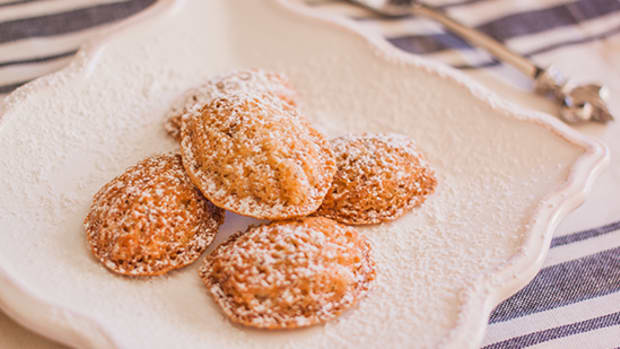 Almond Flour Madeleines Recipe: Veganize This French Classic