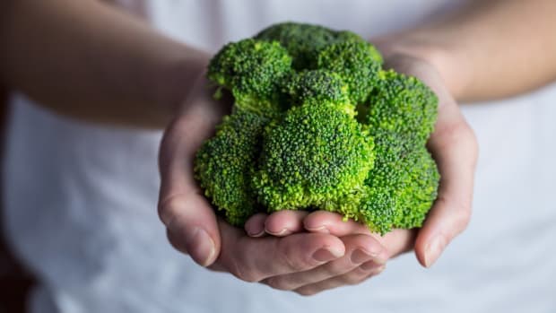 broccoli protects liver
