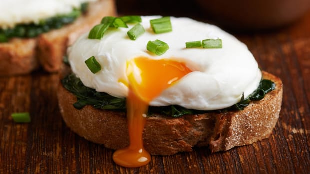 Master Poached Egg Recipes for Meatless Monday