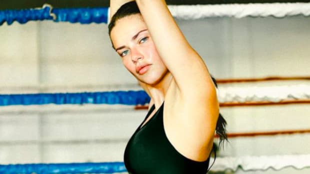 Why You Gotta Try Adriana Lima's Jump Rope Warm-up