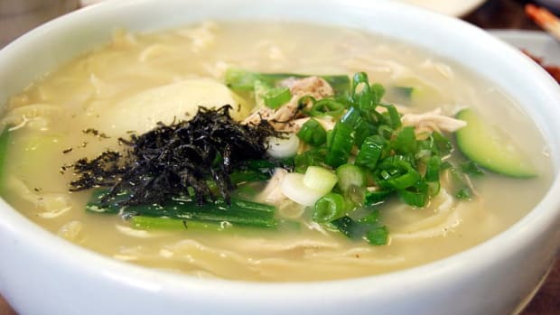 korean nukalguksu noodles