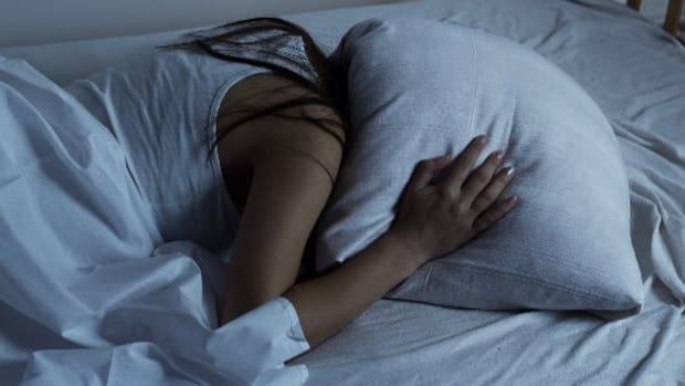 Why You Eat More Fat When You're Sleep-Deprived