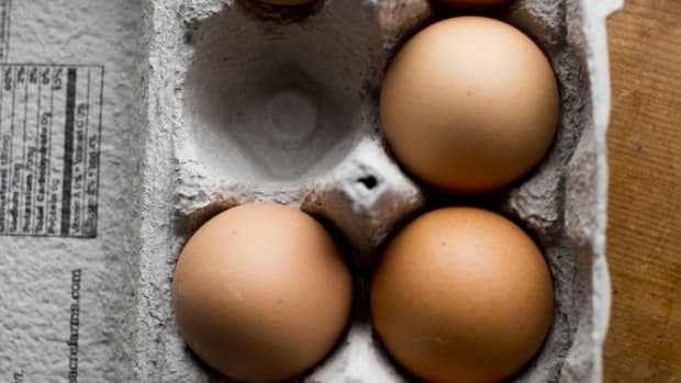Nation's Two Largest Grocery Chains Commits to Cage-Free Eggs by 2025