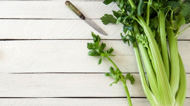 The Crazy Hidden Benefits of Celery Juice and a Killer Recipe You'll Love