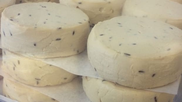 From Cashews, Vegan Cheese is Guilt-Free Love at First Bite: Meet Blöde Kuh