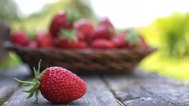 Strawberries Top EWG's Pesticide-Laden 'Dirty Dozen' List for Third Year in a Row