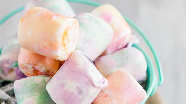 Tie-Dyed Vegan Marshmallows for Easter