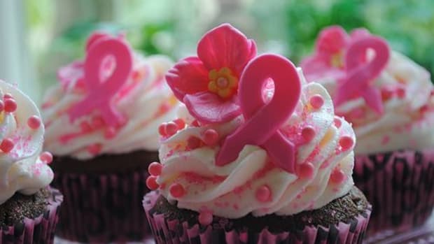 pink-cupcakes-ccflcr-dixiebellecupcakecafe