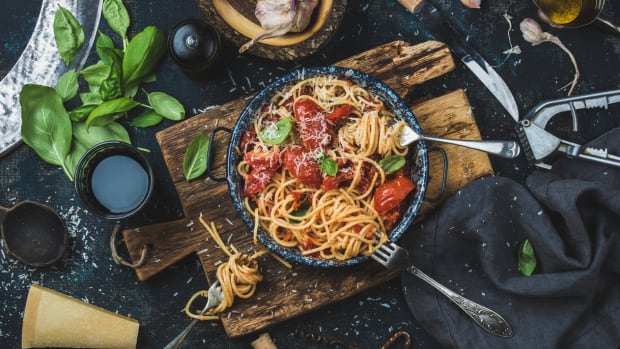 Spaghetti with tomato and basil