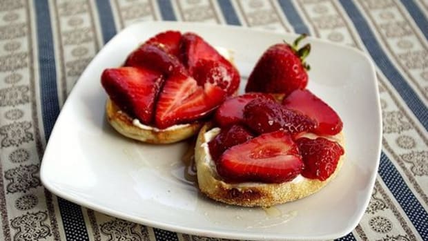strawberry-english-muffin-ccflcr-house-of-sims