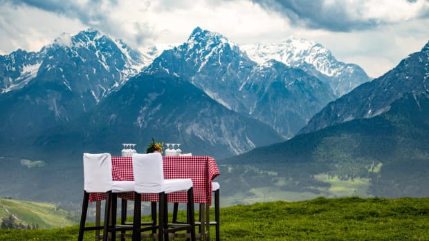 10 Unforgettable Swiss Mountain Restaurant Dining Experiences