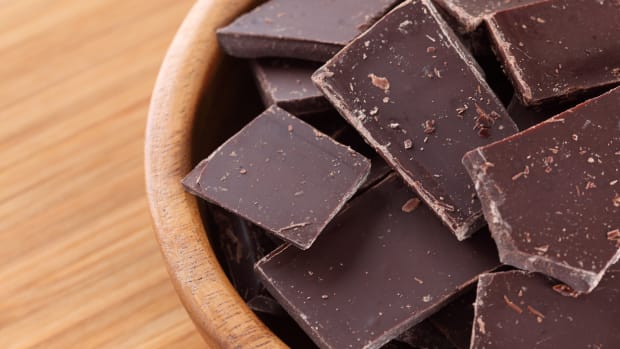 These 5 Drool-Worthy Chocolate Bars are Seriously Dark and Seriously Delicious