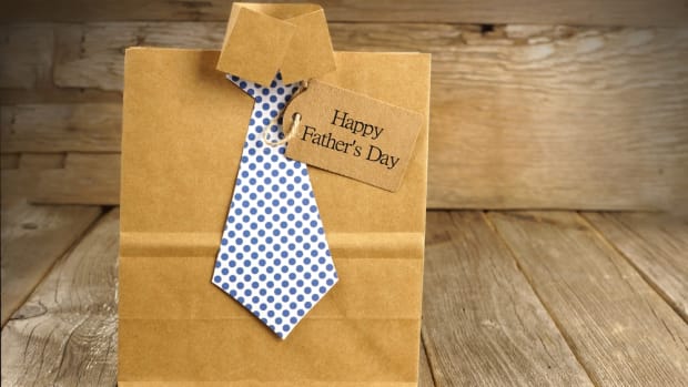Personalized Father's Day gifts for your dad.