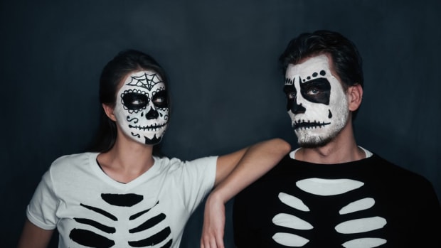 Clever ideas for DIY couples Halloween costumes.