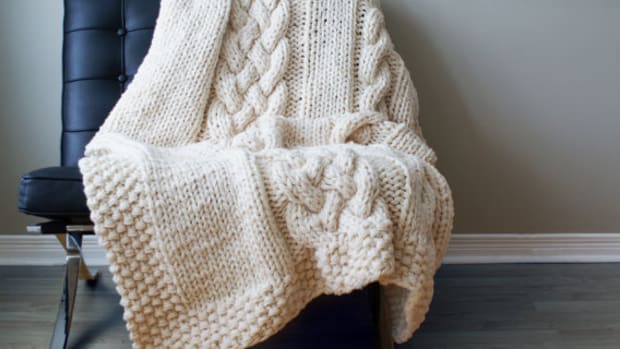 11 great crochet and knit throw patterns.