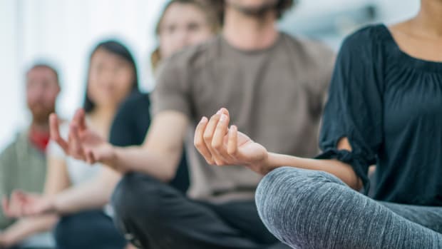 Hypnotherapy Versus Meditation: Which Method Is Right for You?