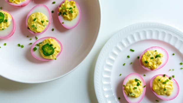 How to Make Pickled Beet Deviled Eggs