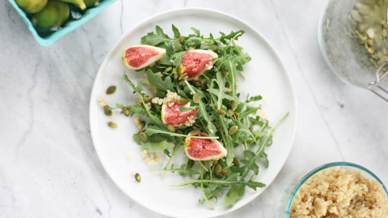 Savor Late Summer with this Fresh Fig Salad with Arugula, Quinoa, and Pumpkin Seeds