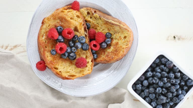 This Berry French Toast Recipe Calls For Breakfast in Bed