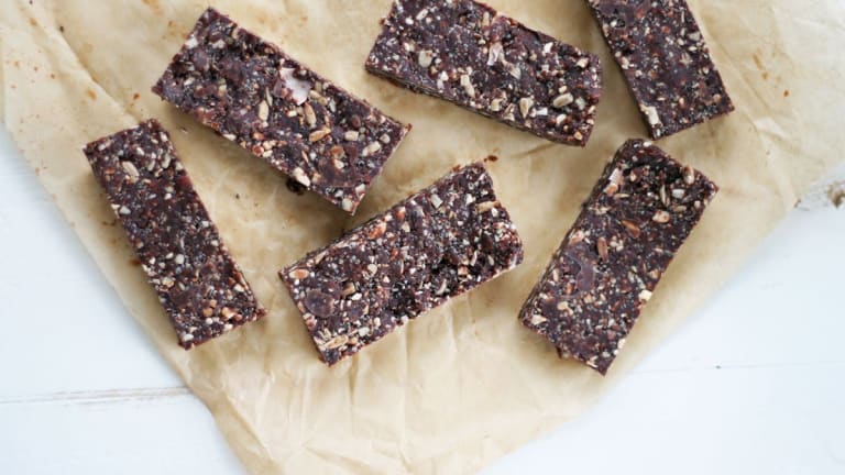 Vegan Date and Super Seed Energy Bars: Snack Deliciously