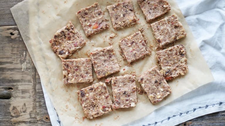 Vegan, Gluten-Free, Date-Sweetened Apple Bars (Your New Snack Obsession)