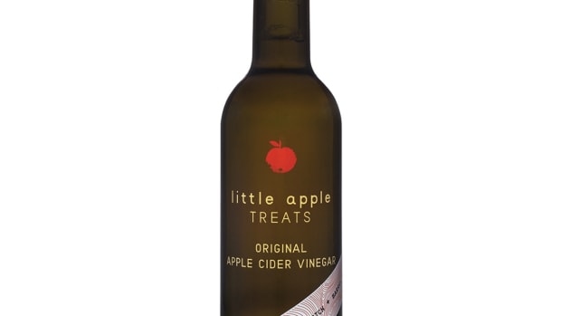 Little Apple Treats Original Apple cider Vinegar made with organic apples.