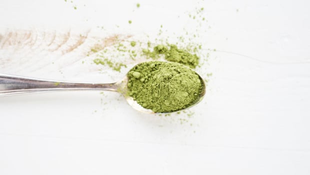 green matcha powder for a matcha latte recipe