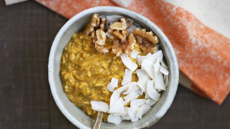 Make the Most Seasonal (and Healthy) Overnight Oatmeal Recipe Ever with Pumpkin