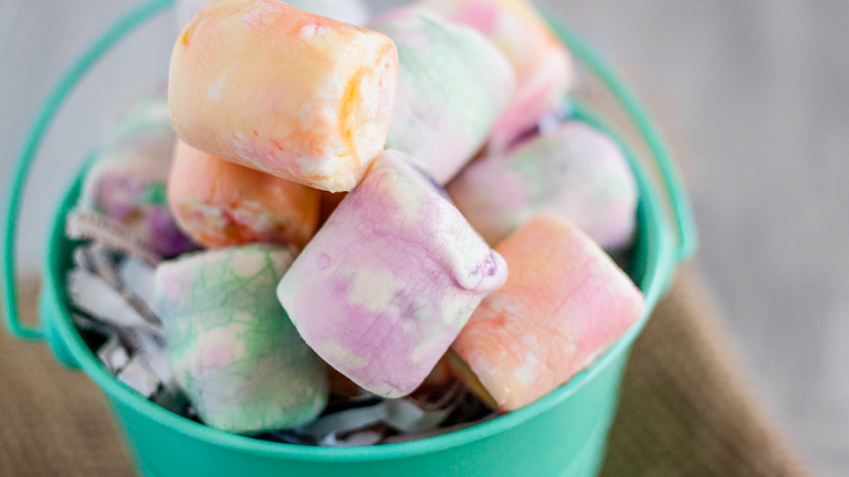 Forget the Eggs: Make Tie-Dye Vegan Marshmallows For Easter