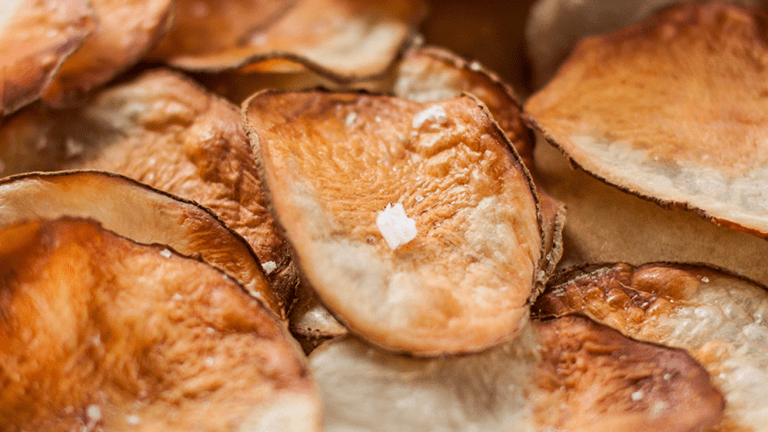 Make Your Fave Crunchy Snack Even Tastier with Homemade Potato Chips Recipe
