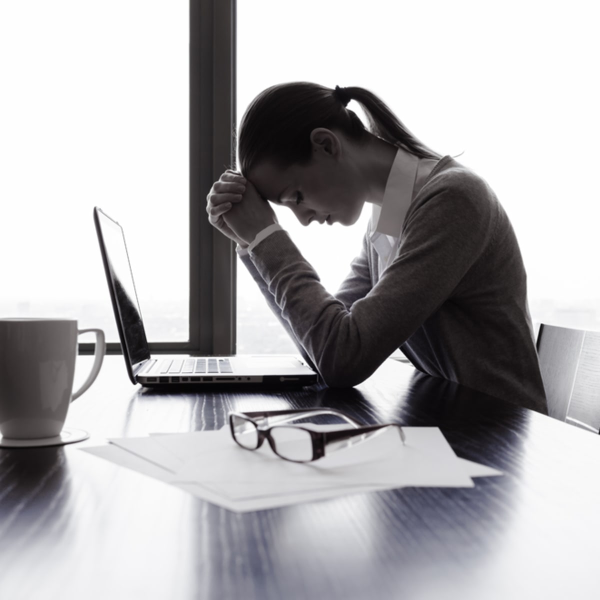 Is Your Anxiety Disorder Related to Your Desk Job? - Organic Authority