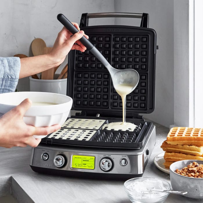 GreenPan's Ceramic Nonstick 4-Square Waffle Maker is what Sunday brunches are made for.