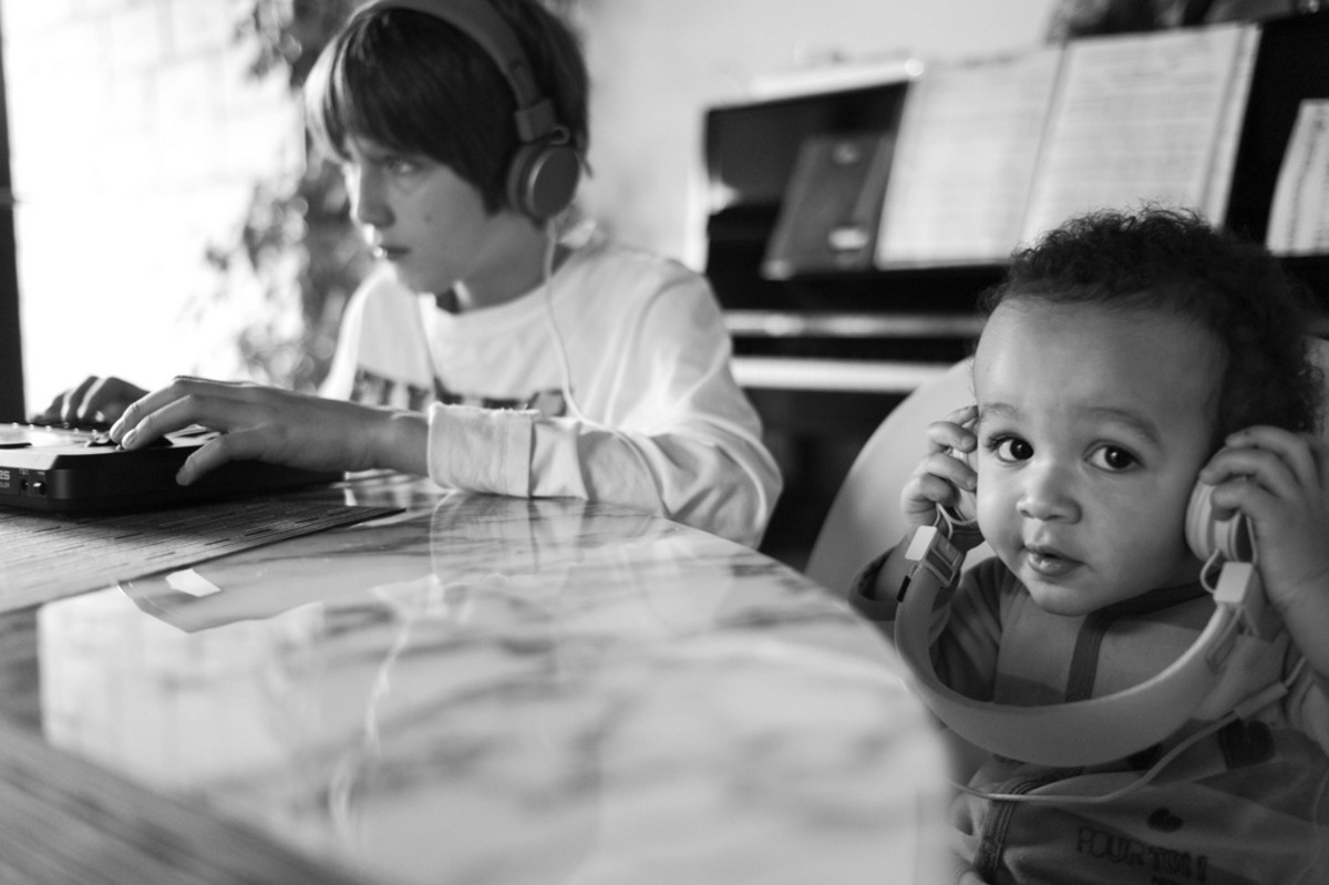 kids listening to music photo
