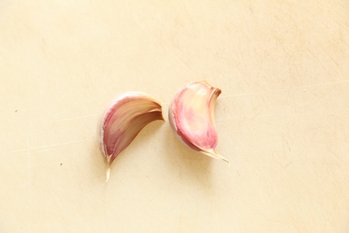 mincing garlic