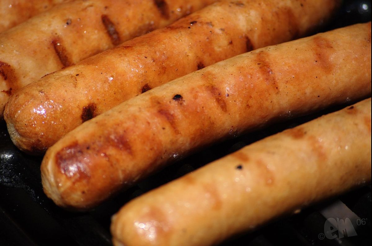 Do Your Vegetarian Hot Dogs Contain Meat? Revealing Study Looks at DNA