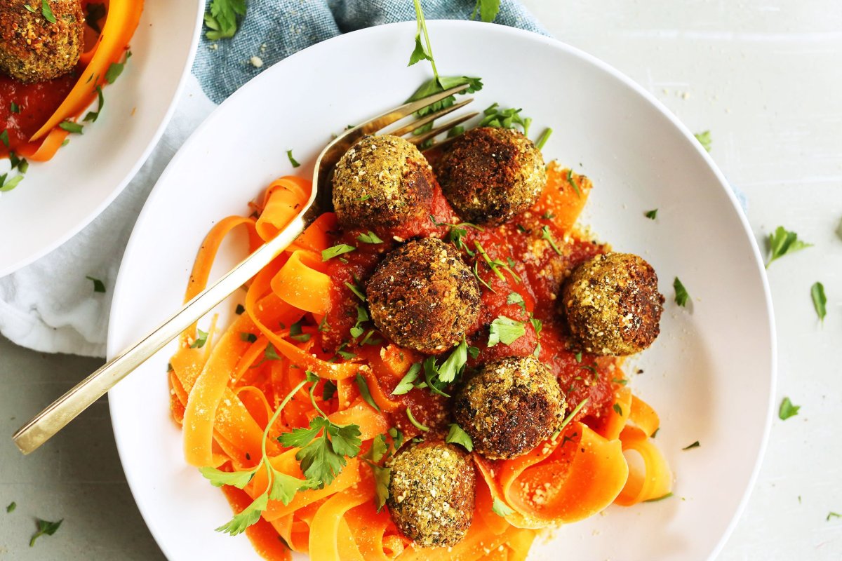 easy lentil meatballs - vegetarian comfort food