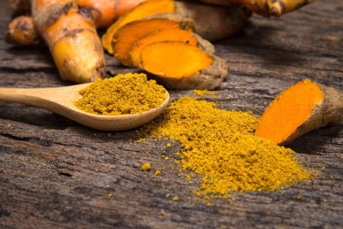 The Power of Kitchen Gold: 9 Turmeric Benefits You Need to Know (Plus Recipes!)