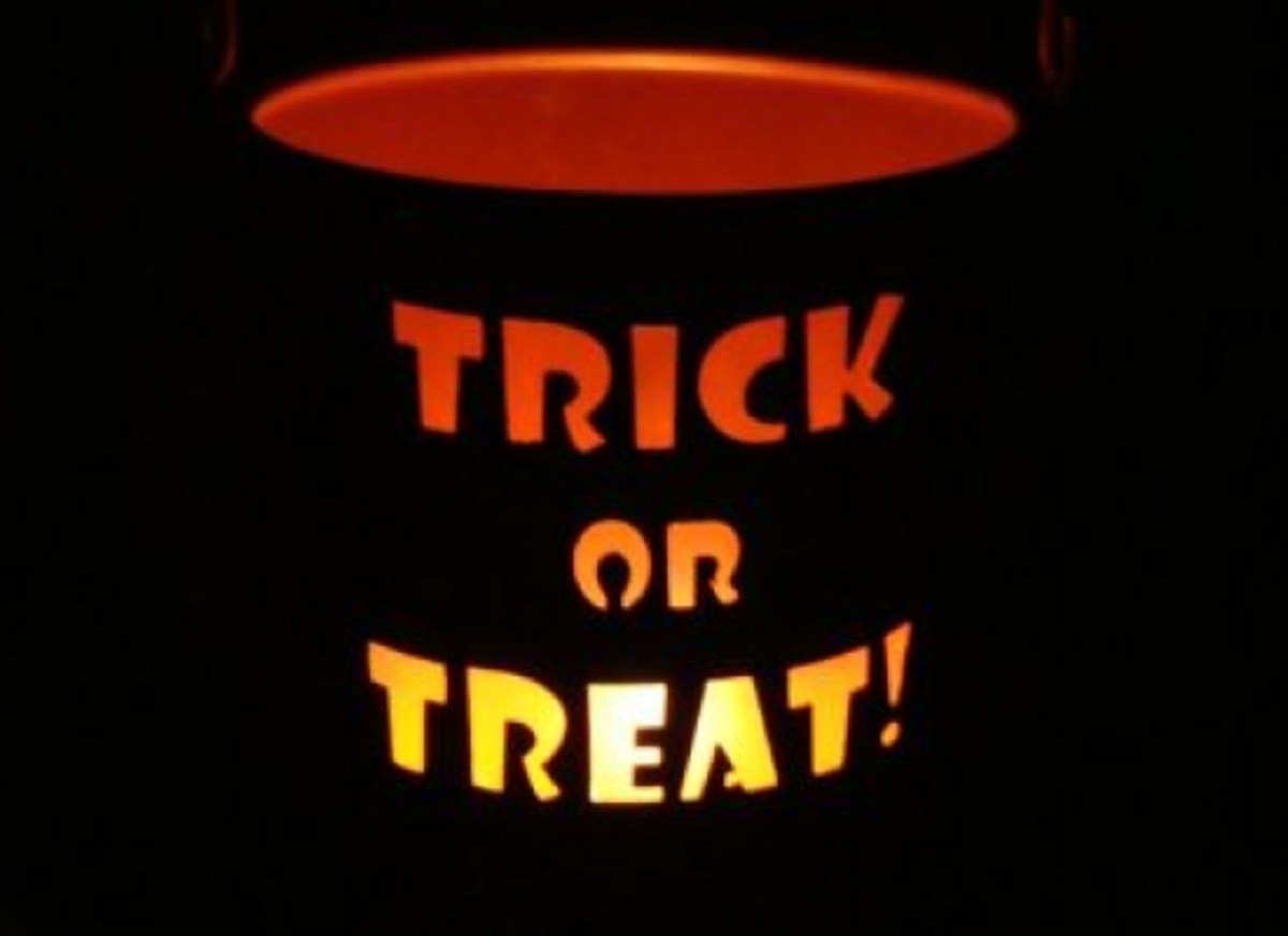 Trick or Treat candle