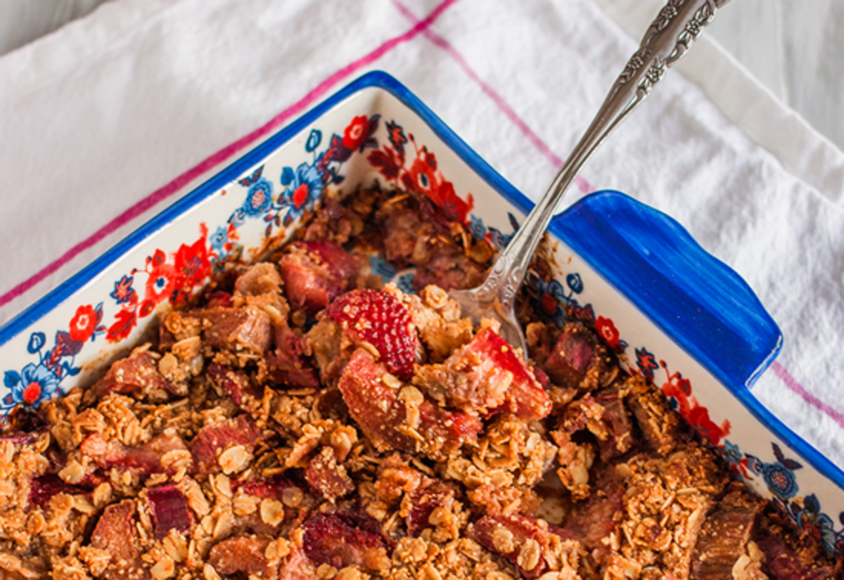 Sweeten Up Your Spring With This Strawberry Rhubarb Crisp Recipe