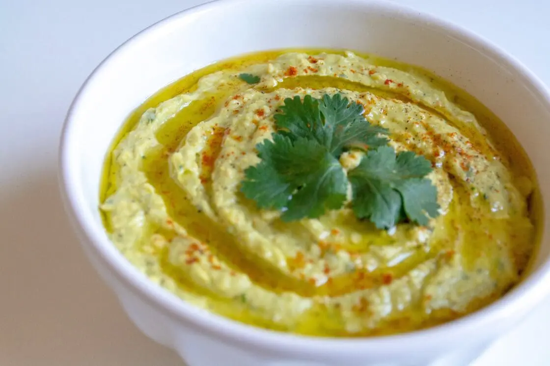 The Marriage of Two Favorites: Avocado Hummus