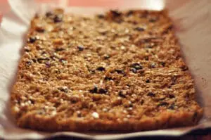 DIY granola bars are tasty.