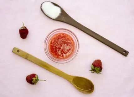 2 DIY Lip Scrub Exfoliating Recipes