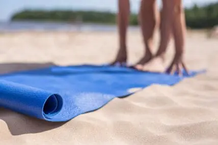 9 Tips for the Ideal Beach Yoga Session (#8 is Key!)